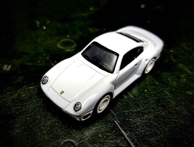 Illustration for article titled Stuttgart Sunday: Custom Porsche 959
